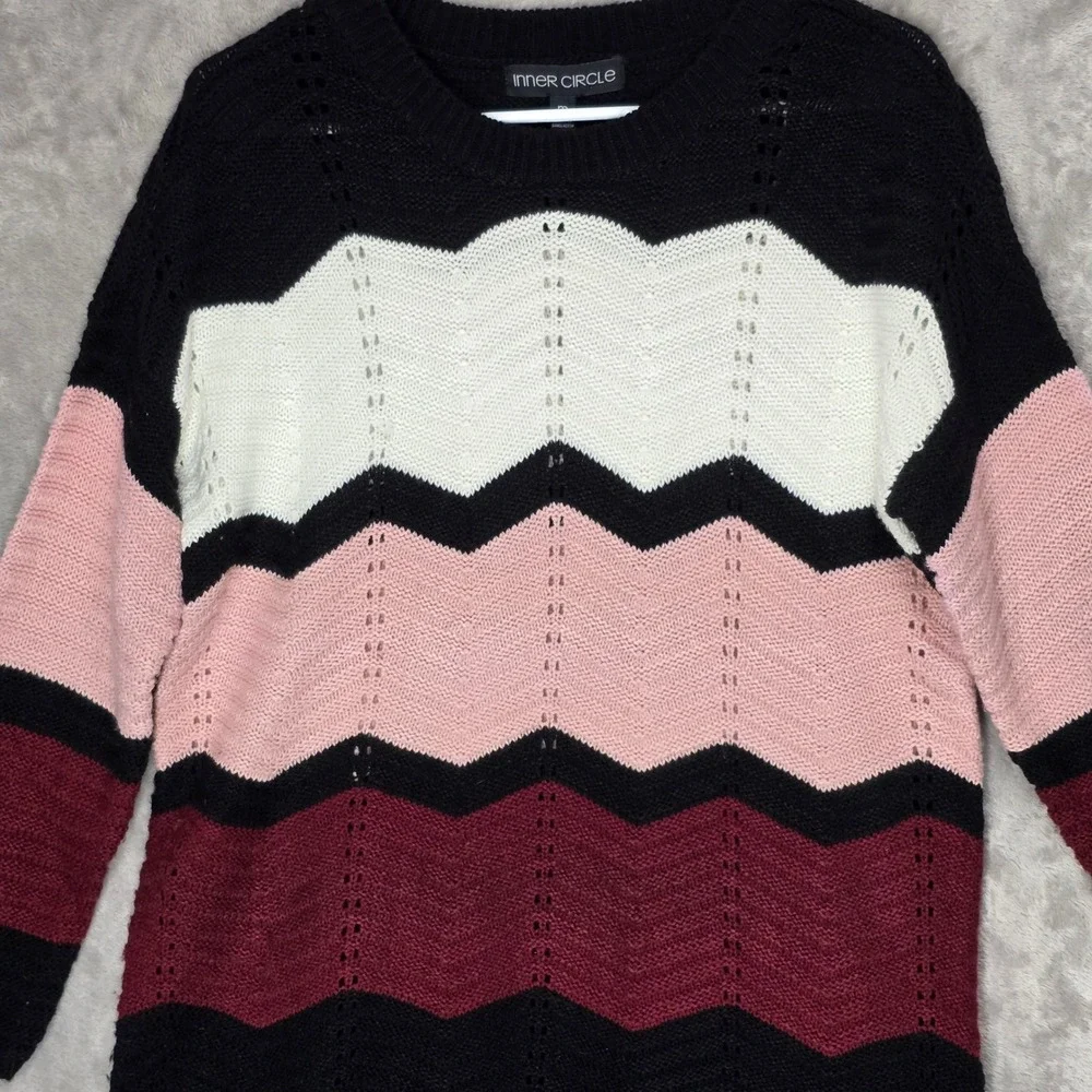 Inner Circle Women's Black Pink White Burgundy Chevron‎ Knit Sweater Size M